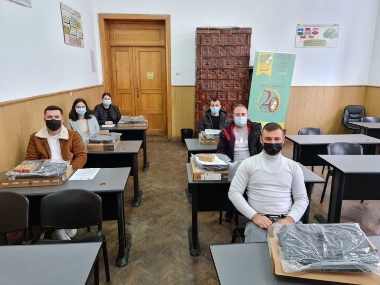 Laptopuri noi pentru studenții USAMV Slatina