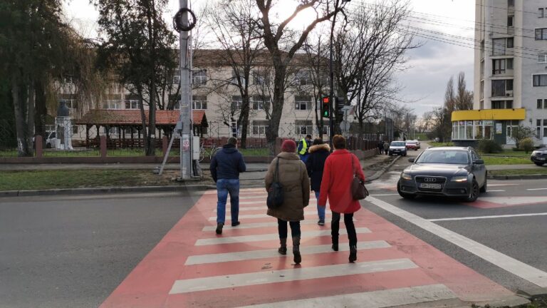Semafoare cu buton la trecerile de pietoni din Slatina