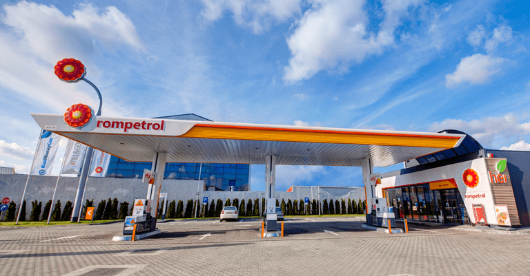Prețul carburanților ar putea scădea cu cel puțin 1 leu