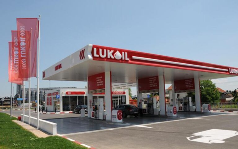 Un om de afaceri din Olt a renunțat la contractul cu benzinăriile Lukoil