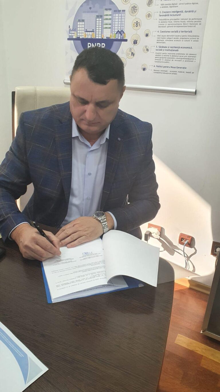 Unitățile de învățământ, o prioritate pentru edilul orașului Dragănești-Olt