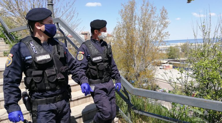 Amenzi aplicate de jandarmii olteni în minivacanța de Paște