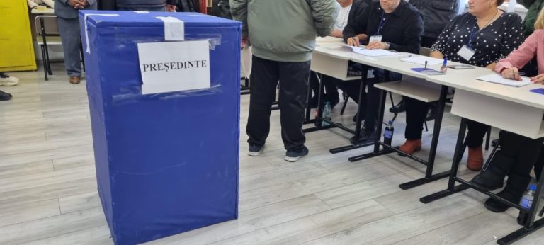 Bărbat din Coteana, cercetat după ce ar fi încercat să voteze de două ori