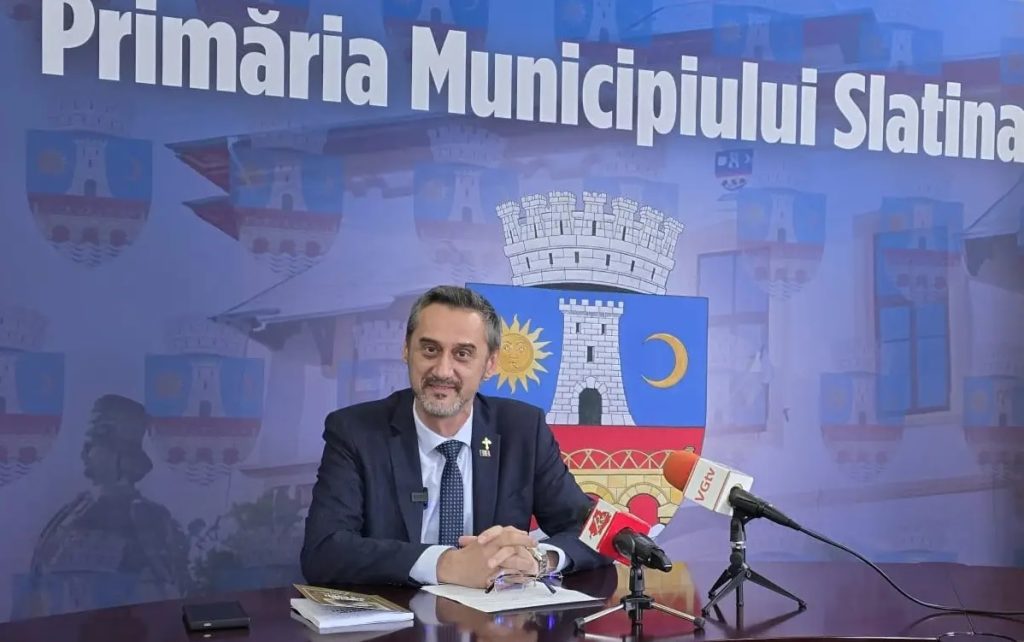 conferinta de presa primaria slatina