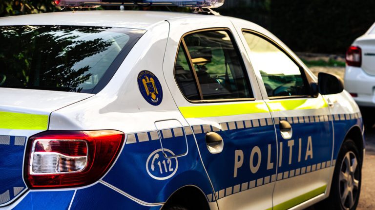 Un bărbat a fost găsit de polițiști spânzurat, după ce ar fi anunțat că se sinucide