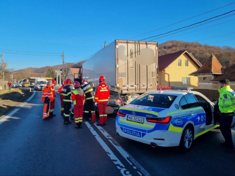 Accident rutier pe DN7, la Budești. O persoană a ajuns la spital