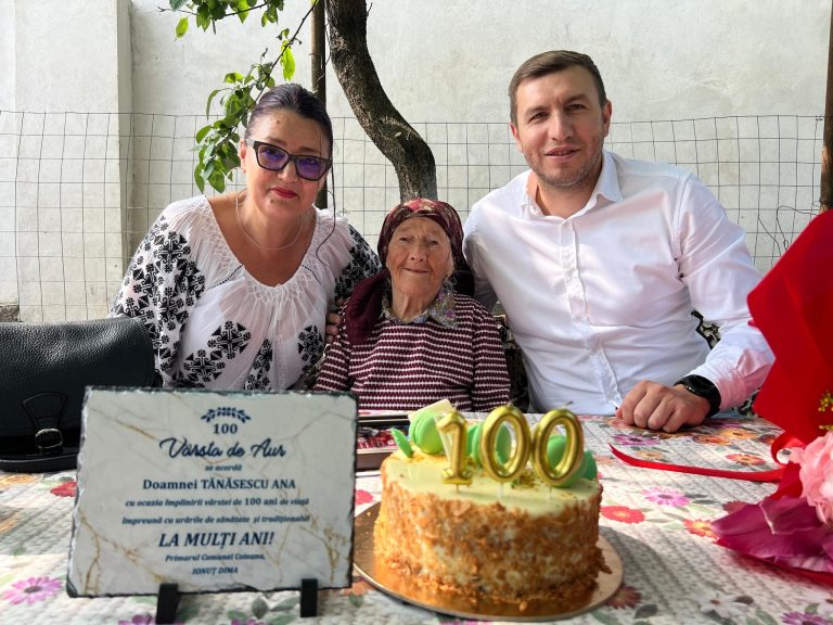 Aniversare în comuna Coteana: un secol de viață pentru tanti Ana