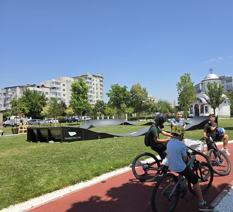 Pistă de pumptrack în Parcul Tineretului din Slatina. Copiii, nerăbdători să o încerce