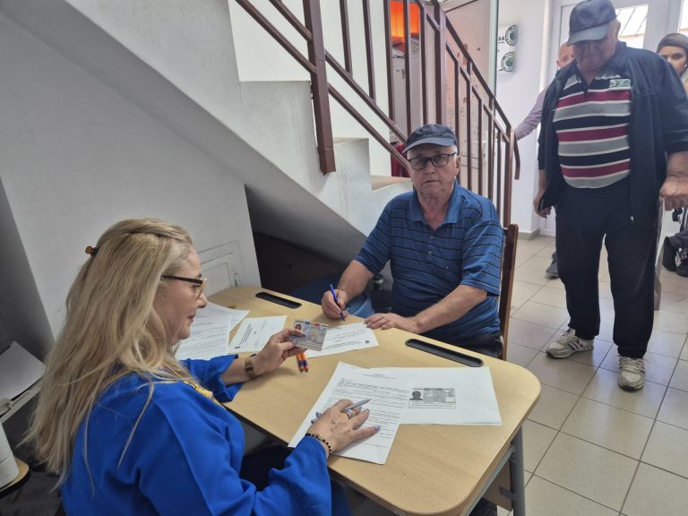 Locuitorii comunei Brebeni, așteptați să semneze contractele pentru furnizarea apei