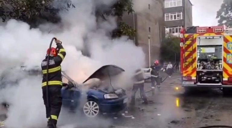 Incendiu într-o parcare din Slatina. Mai multe autoturisme au fost avariate