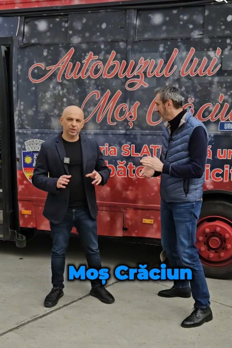 Autobuzele lui Moș Crăciun revin pe străzile Slatinei: surprize pentru cei mici, pregătite de Loctrans