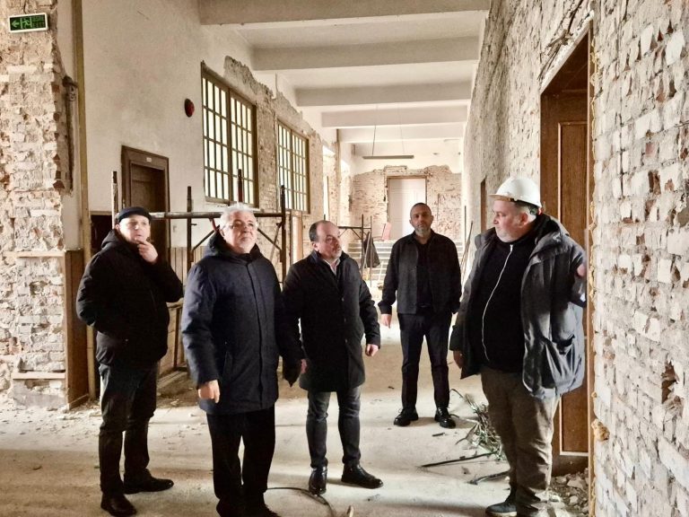 Administrația locală din municipiul Caracal continuă monitorizarea investițiilor în infrastructura educațională