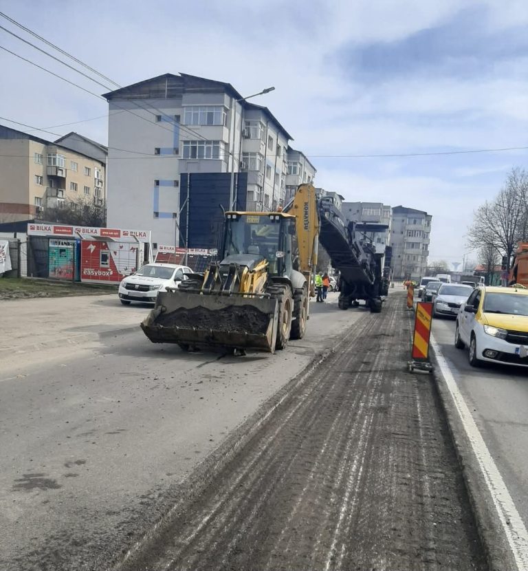 Au fost reluate lucrările pe strada Ecaterina Teodoroiu. Primăria Slatina continuă modernizarea infrastructurii rutiere