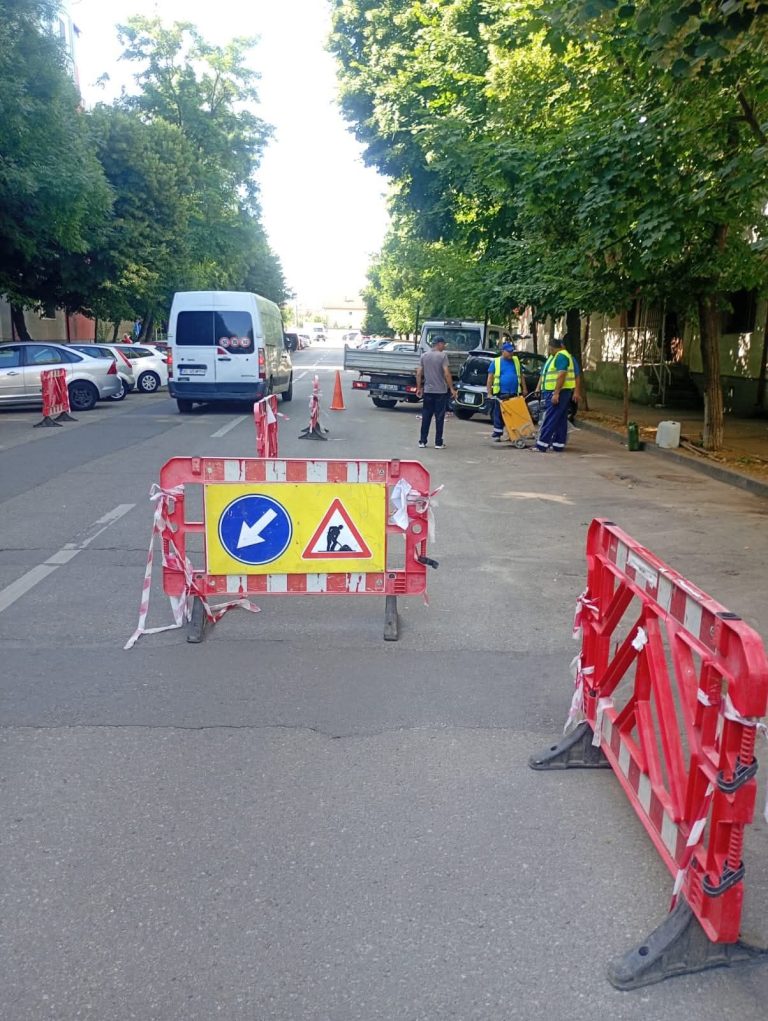 Trafic restricționat pe strada Arcului din Slatina! Compania de Apă Olt efectuează lucrări la rețeaua de canalizare