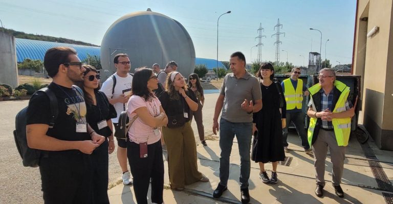 Vizită internațională la Stația de Epurare din Slatina. Tineri din Italia, Franța și Turcia au descoperit procesul de tratare a apelor uzate