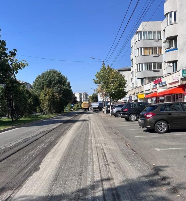 Restricții de trafic pe Bulevardul A.I. Cuza. Începe turnarea unui nou strat de asfalt